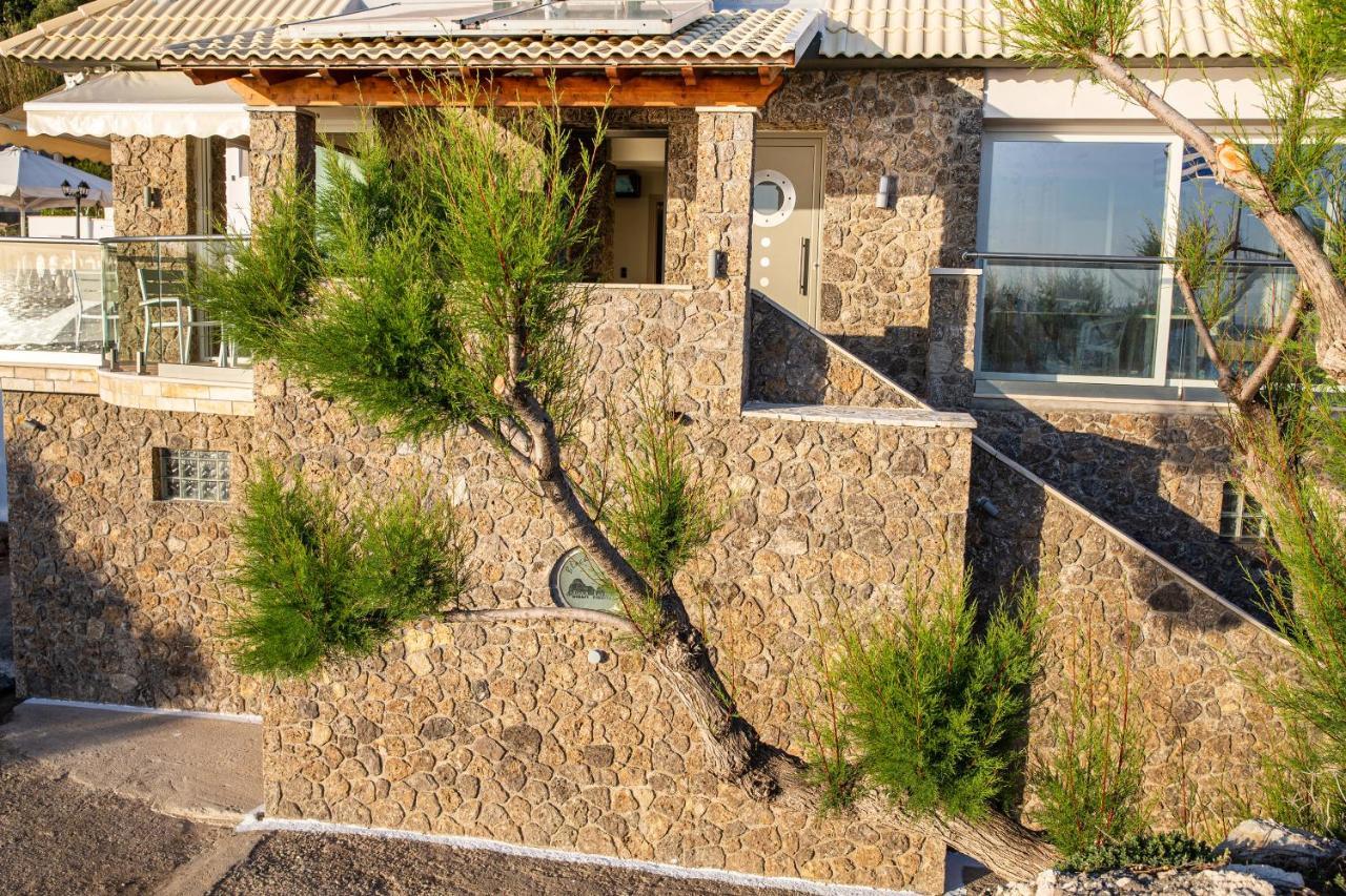Black Rocks Family, Luxury Seafront Beach Maisonette Agios Gordios  Esterno foto