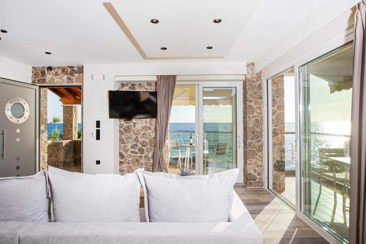 Black Rocks Family, Luxury Seafront Beach Maisonette Agios Gordios  Esterno foto