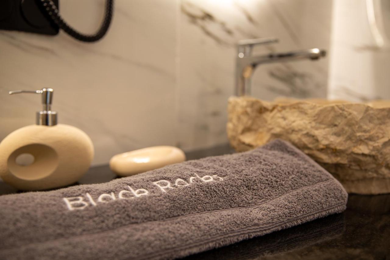 Black Rocks Family, Luxury Seafront Beach Maisonette Agios Gordios  Esterno foto