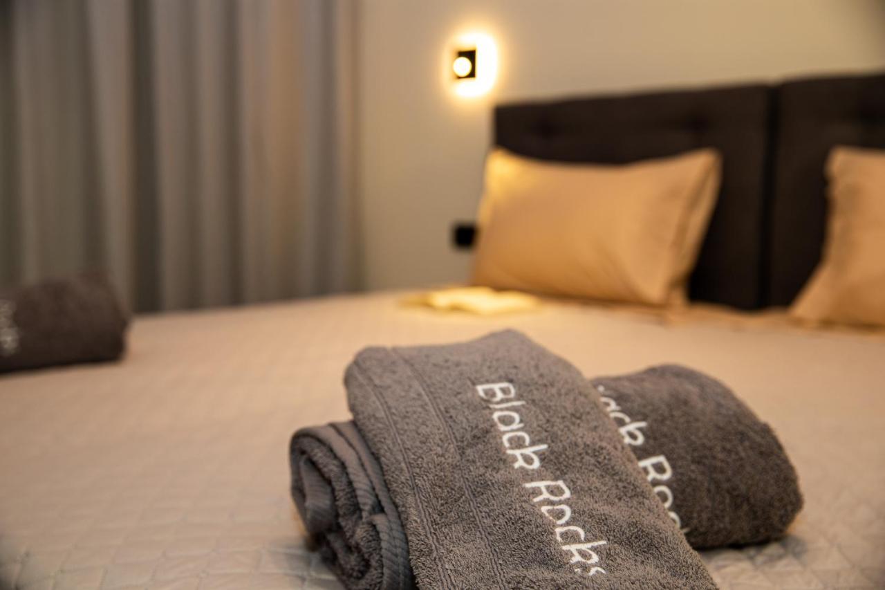 Black Rocks Family, Luxury Seafront Beach Maisonette Agios Gordios  Esterno foto