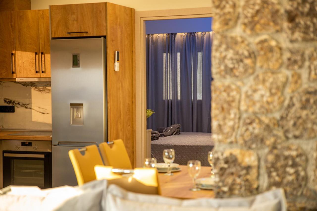 Black Rocks Family, Luxury Seafront Beach Maisonette Agios Gordios  Esterno foto