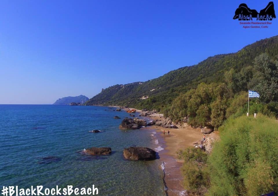 Black Rocks Family, Luxury Seafront Beach Maisonette Agios Gordios  Esterno foto